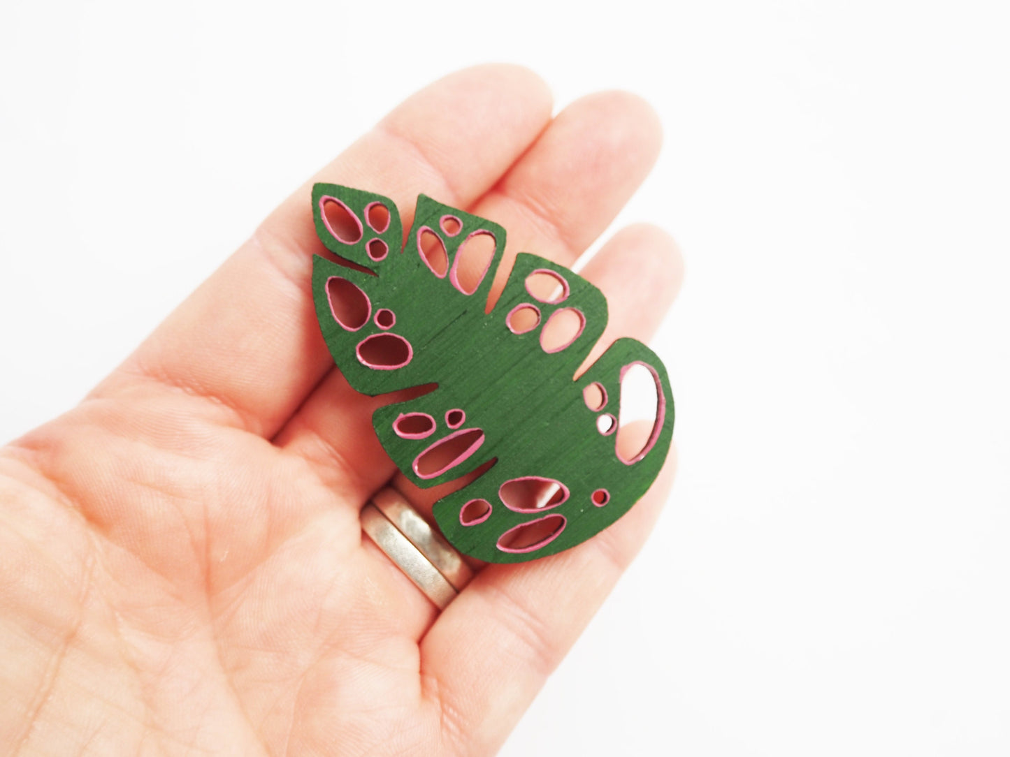 Wooden Leaf Brooch, Leaf Jewellery, Cheese Plant Brooch, Monstera Gifts, Hand Painted Brooch, Monestera Leaf