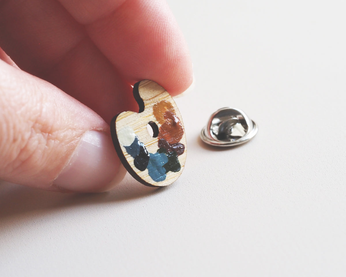 Mini Artist’s Palette Pin Badge – Hand-Painted Gift for Art Lovers