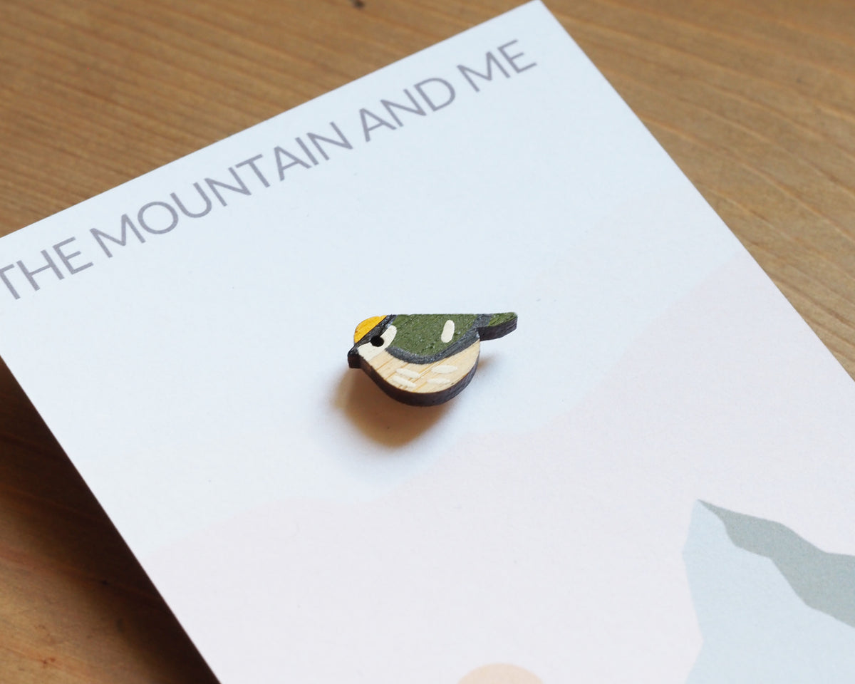 Mini Goldcrest Pin Badge – Hand-Painted Bamboo Bird